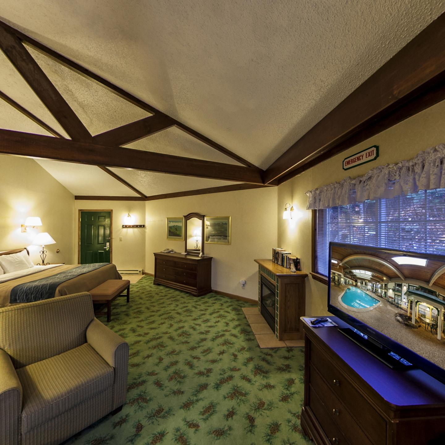 Lake Placid Quality Inn Tree House Suite Adirondacks Usa