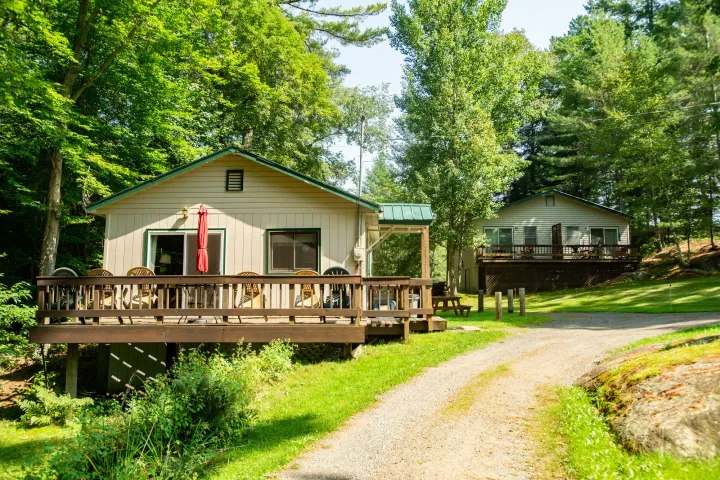 The Shamrock Motel cabins