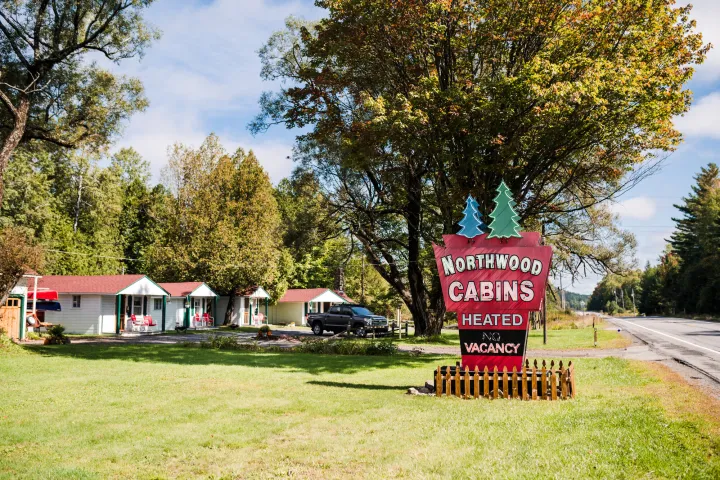Small cabins for a stay in Tupper Lake