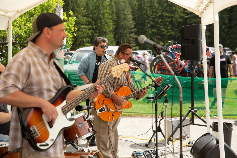 Live music in Hamilton County.
